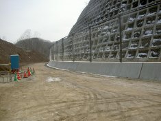 オクタボリ沢土捨場整備工事(付替県道黒部西川線雪崩対策工事)